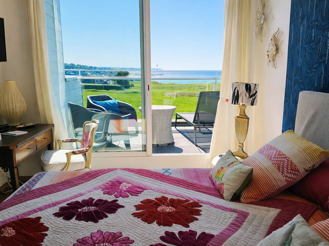 菲尼特雷海之酒店主图