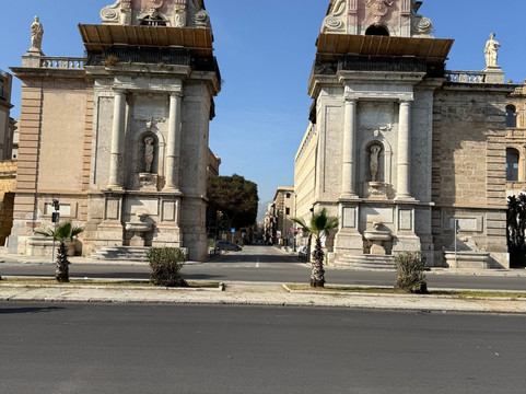 阿尔玛酒店主图