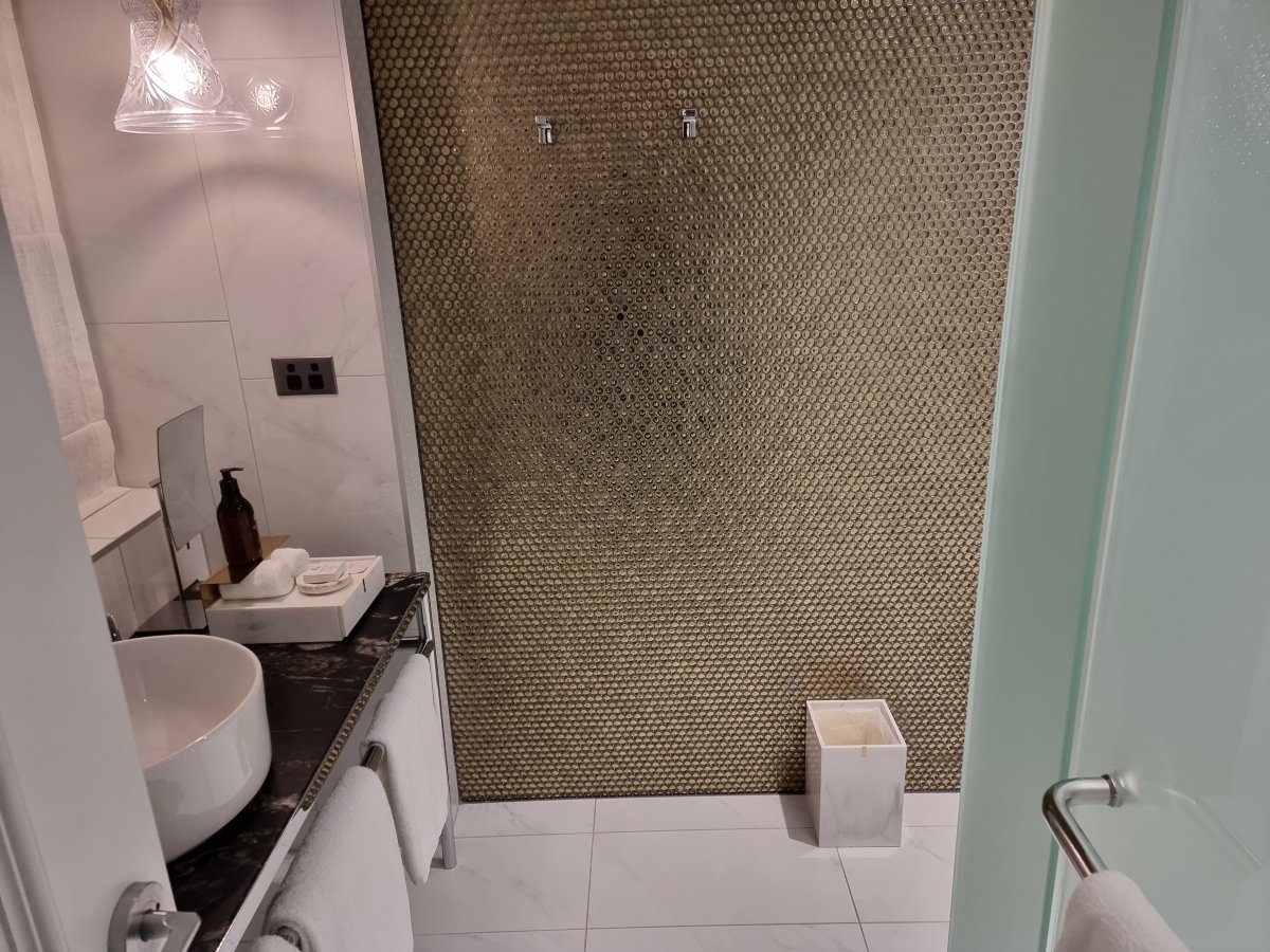 美憬阁索菲特奥克兰温莎大酒店-浴室