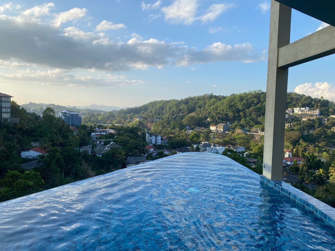 宏大塞伦迪布酒店主图