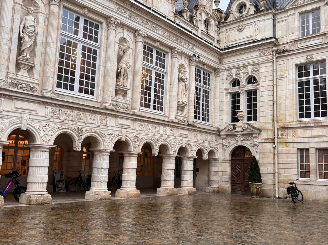 圣尼古拉斯酒店主图