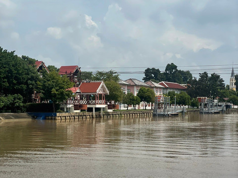 Wat Niwet Thammaprawat-挽巴茵必去景点