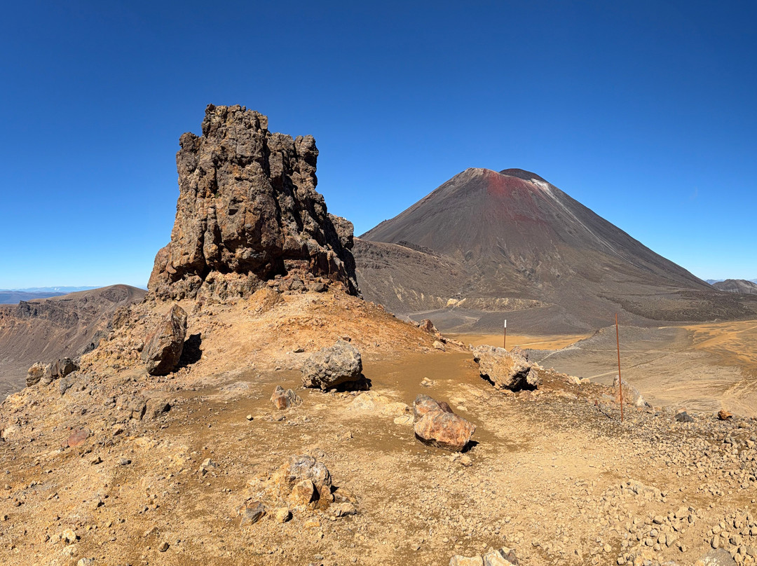 Tongariro Crossing Shuttles-汤加里罗国家公园必去景点