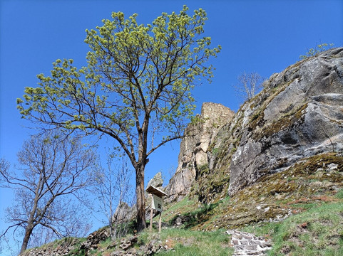 Château de Quérigut-Querigut必去景点