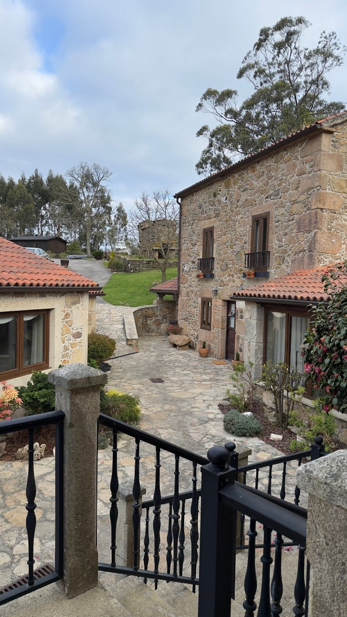 卢加尔多克塔里尼欧乡村酒店-官方