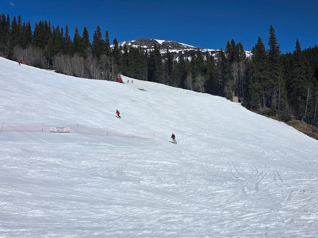 菲耶加尔登滑雪进出酒店主图