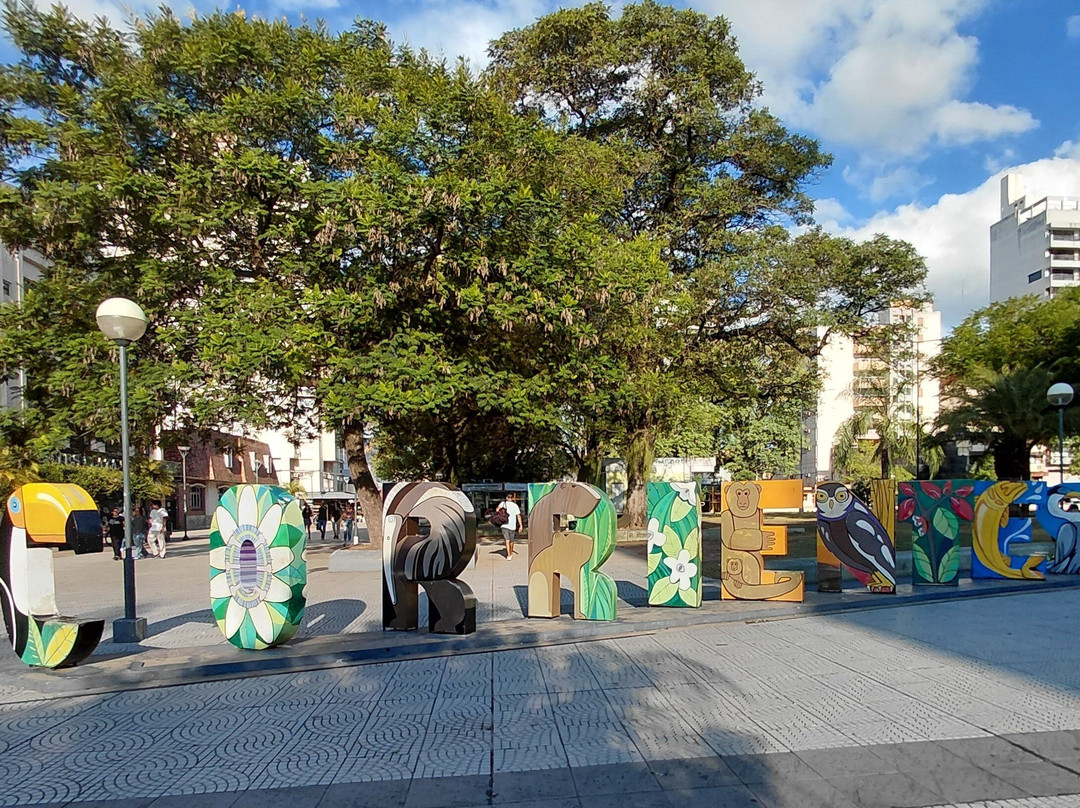Plaza Sargento Cabral-科连特斯必去景点