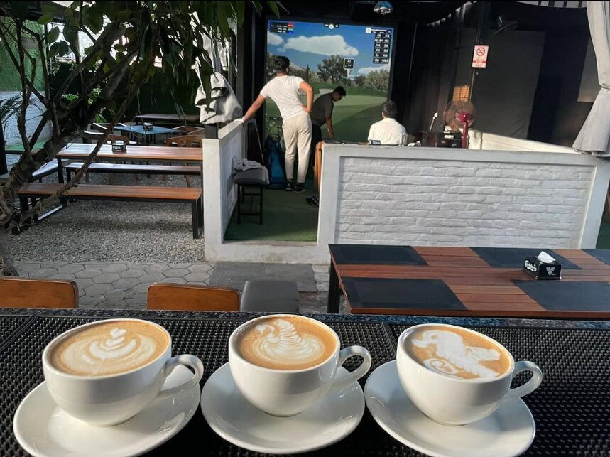 7 Iron Golf | Cafe & Bistro