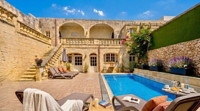 Lonza Gharb Farmhouse-度假村/酒店
