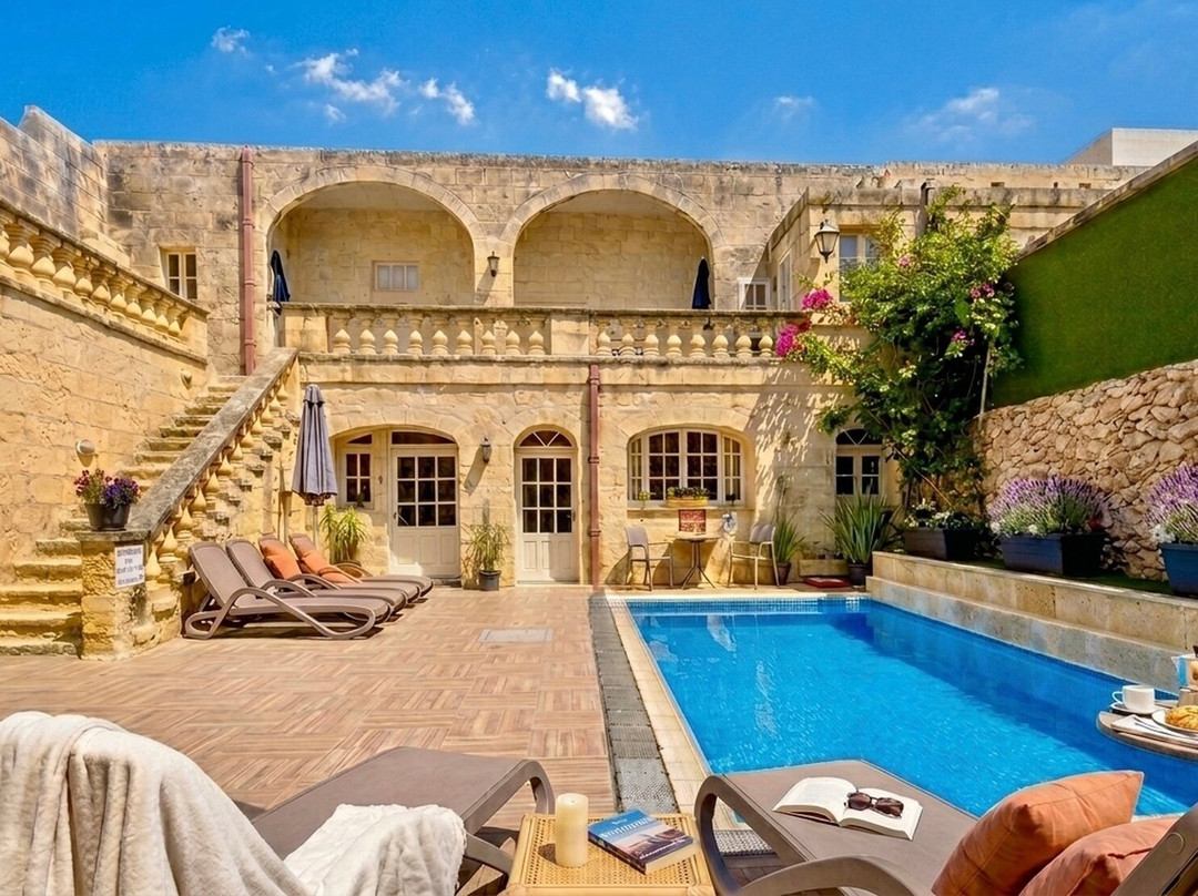 Lonza Gharb Farmhouse主图