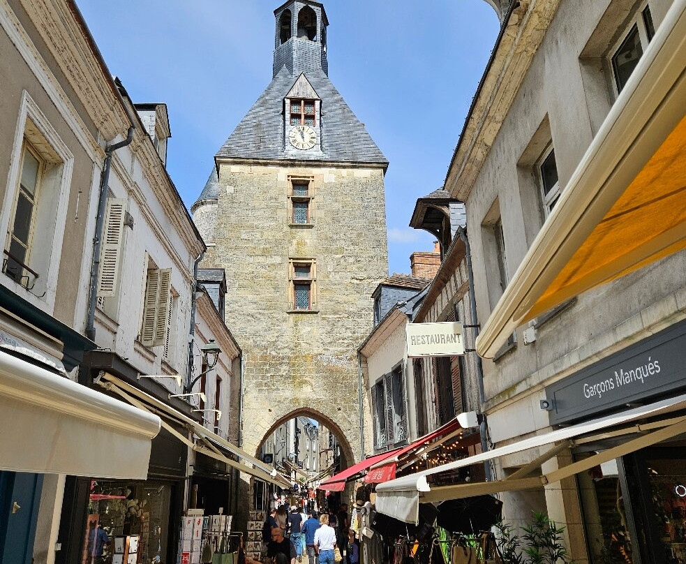 Tour De L’Horloge-昂布瓦斯必去景点