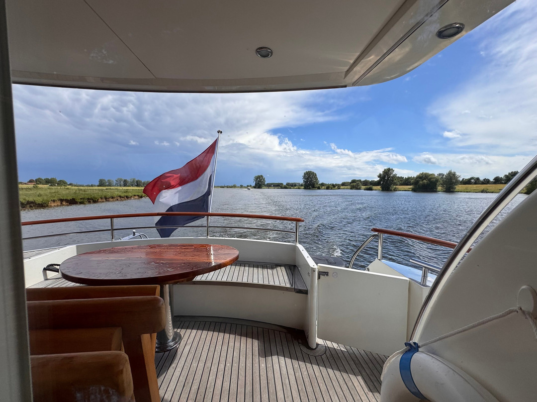 Private Yacht Charter-Alphen必去景点