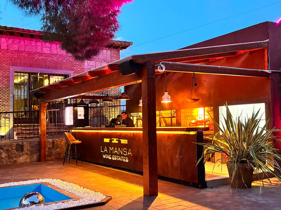 Restaurante La Mansa Grill Estates