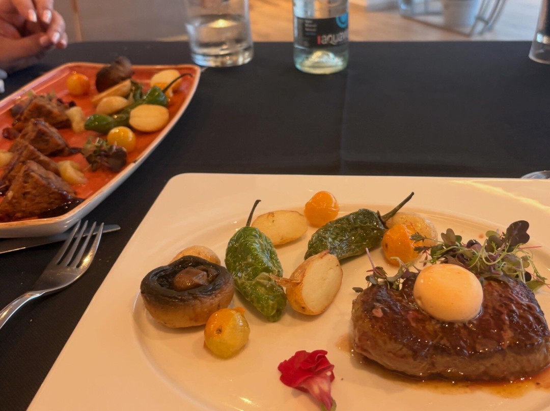 熔岩海滩酒店主图