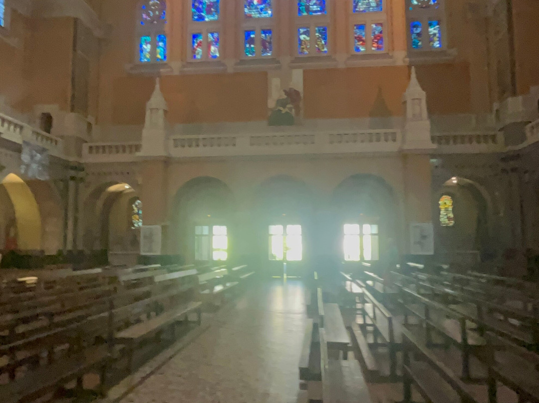 Sanctuaire Sainte Thérèse-Ville de Lisieux必去景点