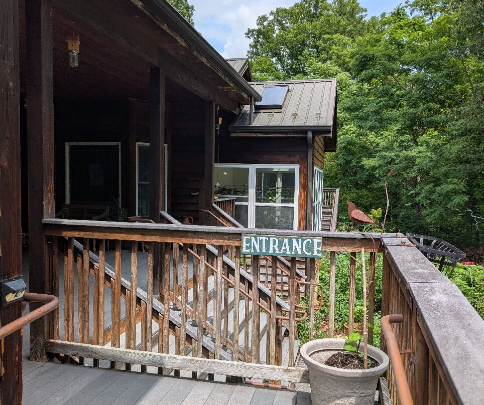 Pembroke Springs Retreat主图
