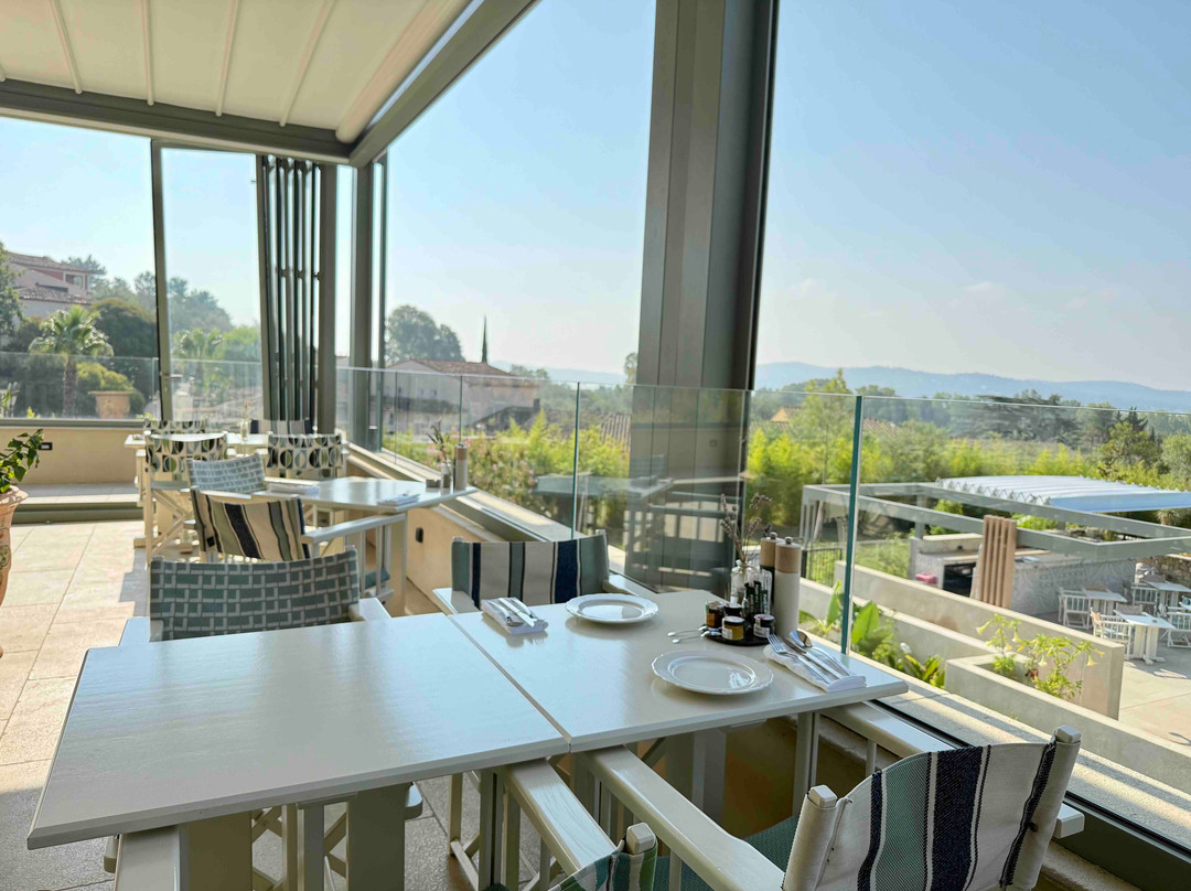 Hotel Le Chateau Rose