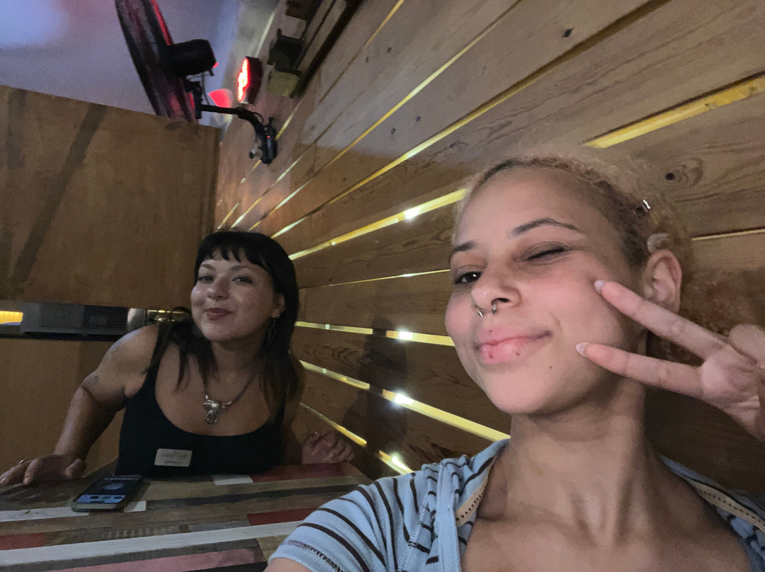 拉里拉蓝色套房酒店主图