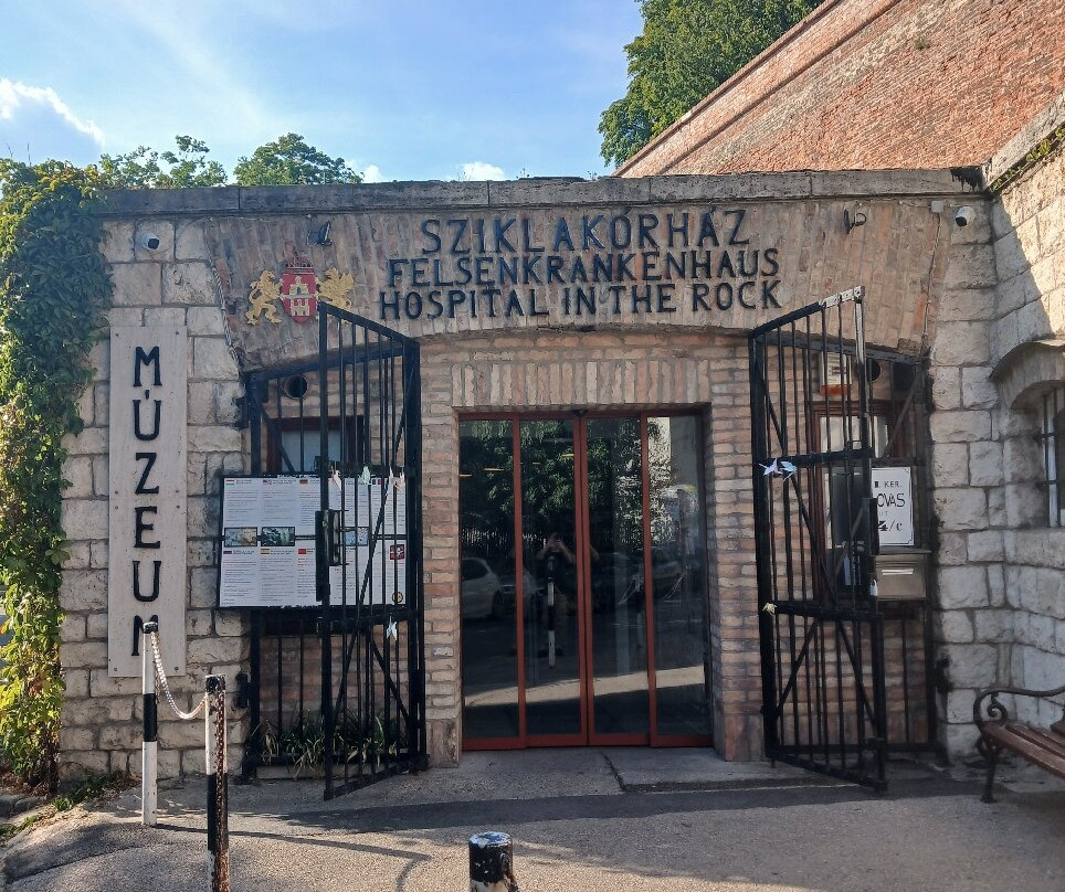 岩石核地堡博物馆战地医院-布达佩斯必去景点