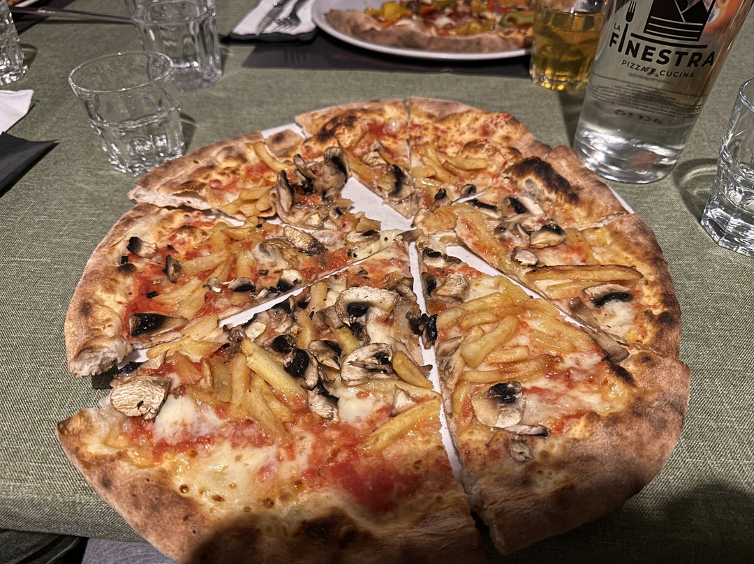 La Finestra Pizza e Cucina.