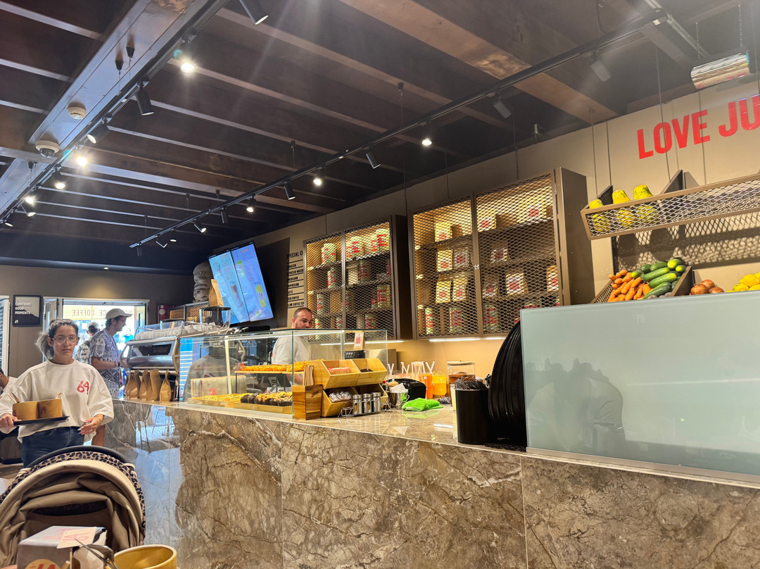 64 by Loft | Brunch, Juice & Coffee