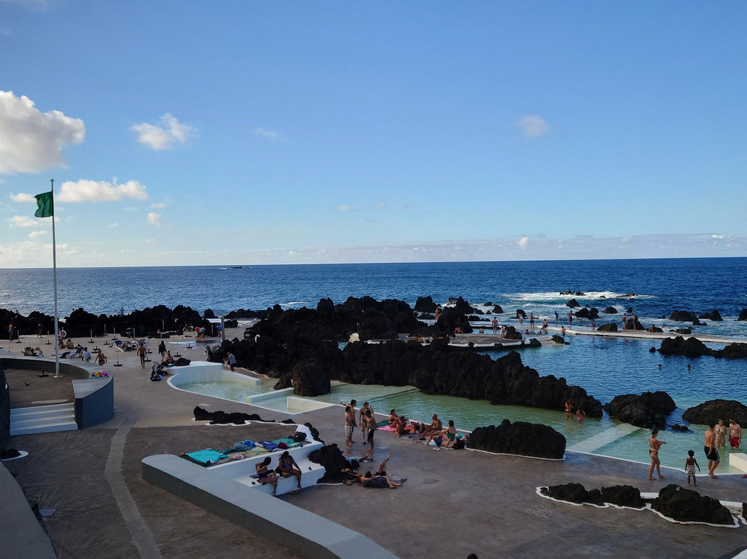 Porto Moniz Natural Swimming Pools-莫尼什港必去景点