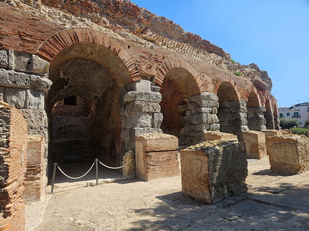 Flavian Amphitheater-波佐利必去景点