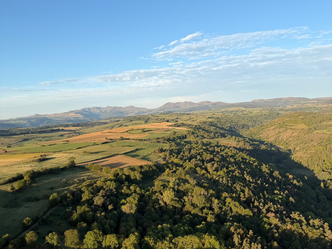 Auvergne Montgolfieres-Chambon-sur-Lac必去景点