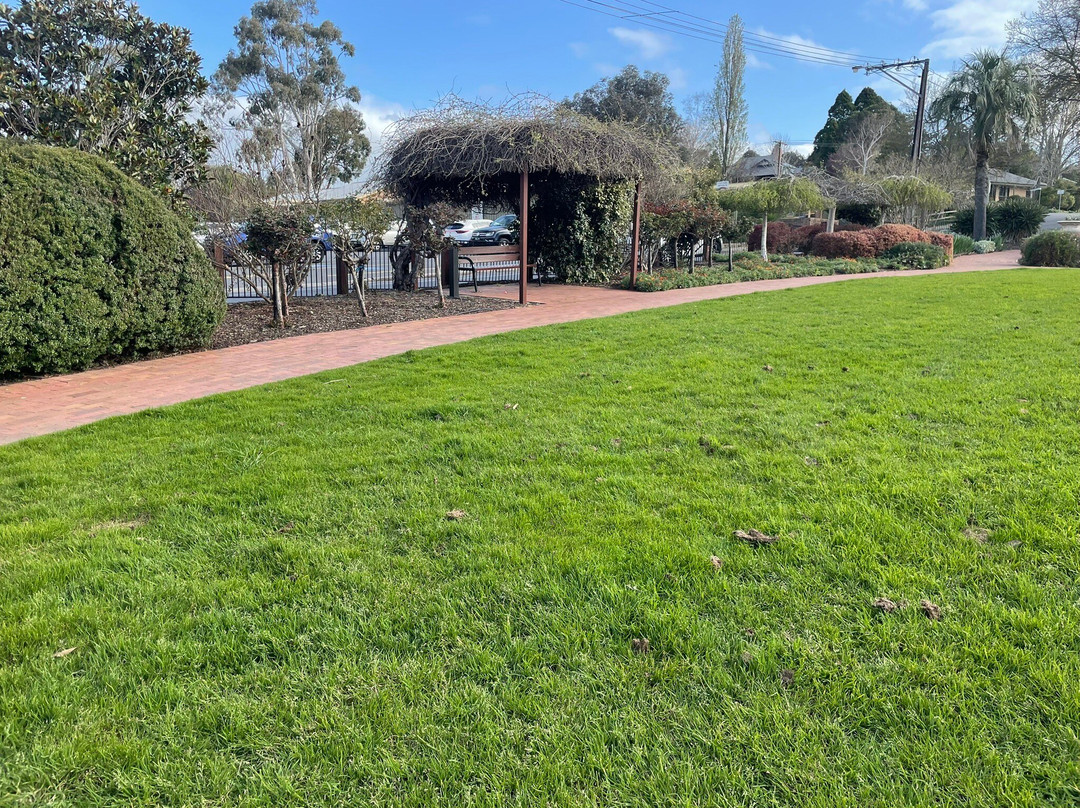 Pioneer Memorial Gardens-汉道夫德国村必去景点