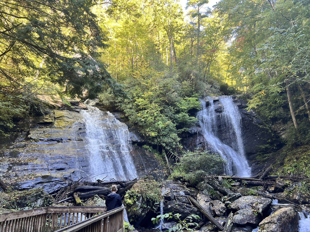 Anna Ruby Falls-海伦必去景点