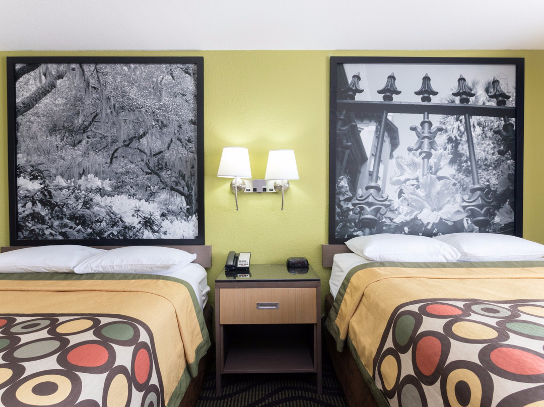 Waverly酒店住宿-Super 8 by Wyndham Brunswick/St Simons Island Area