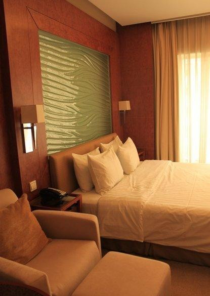 东港波特曼大酒店主图