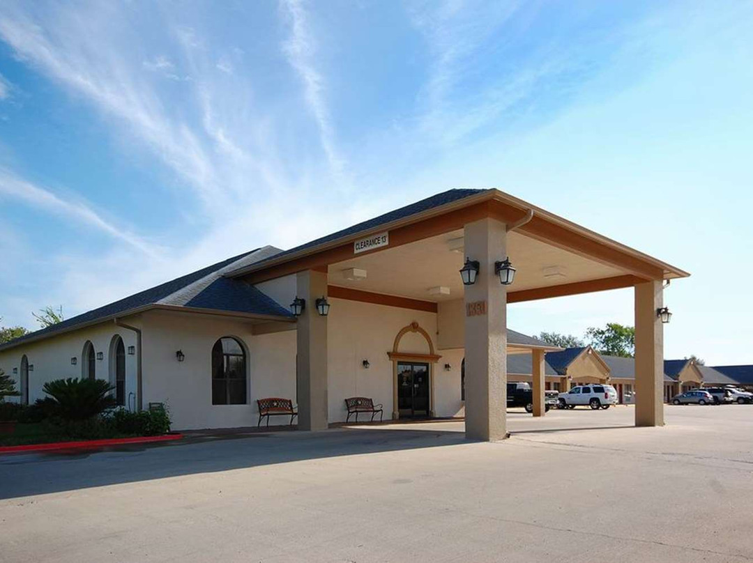 Surestay Hotel By Best Western Alice主图