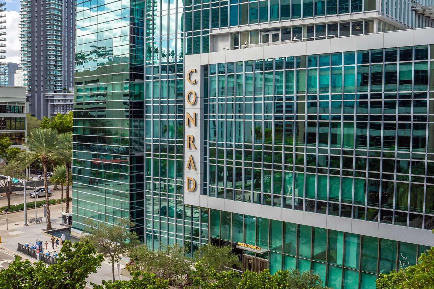 迈阿密康拉德酒店-官方