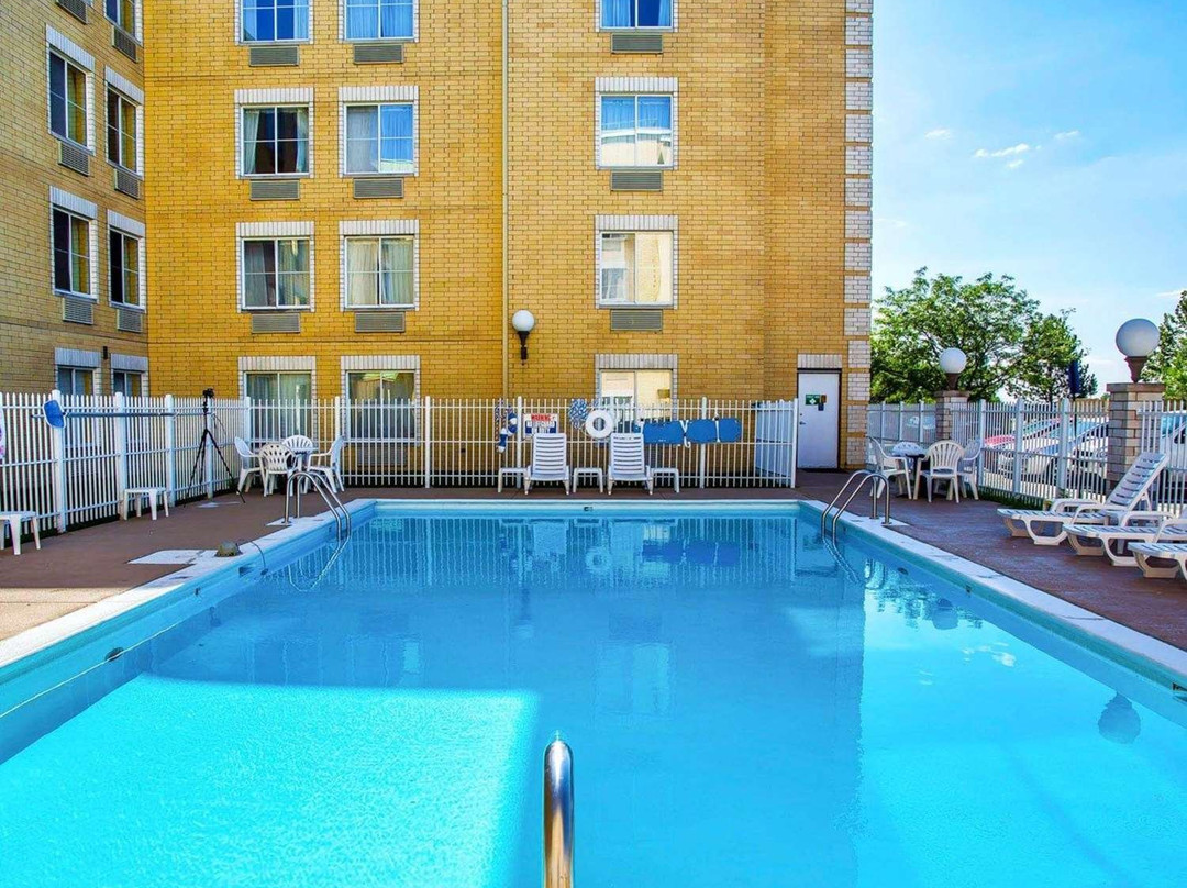 Quality Inn & Suites CVG Airport主图