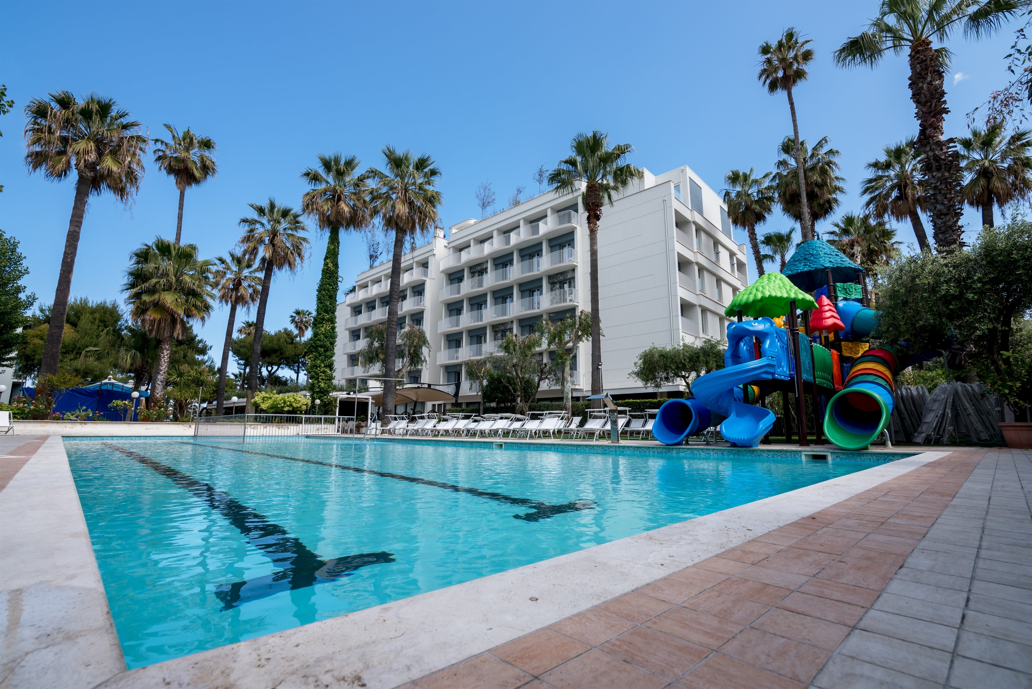 Family Hotel Relax-官方