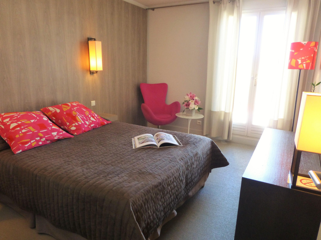 Cogolin酒店住宿-布里斯酒店