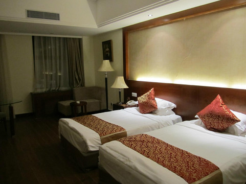 三亚黄河京都大酒店（第一市场鸿洲游艇码头店）主图