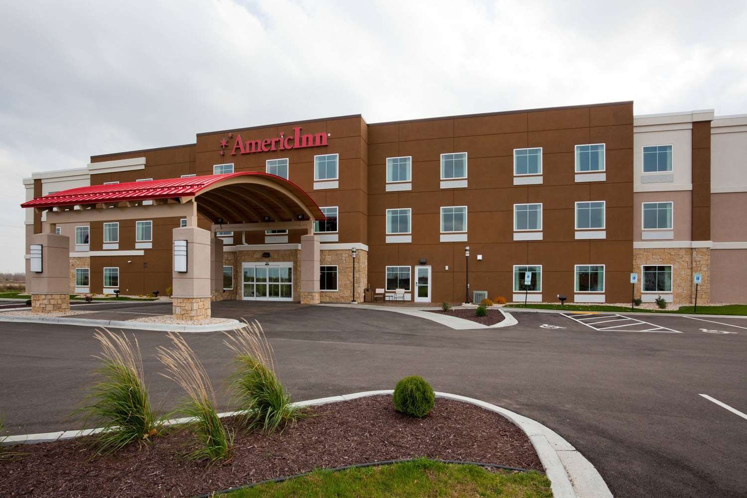 AmericInn Hotel & Suites Waupun-官方