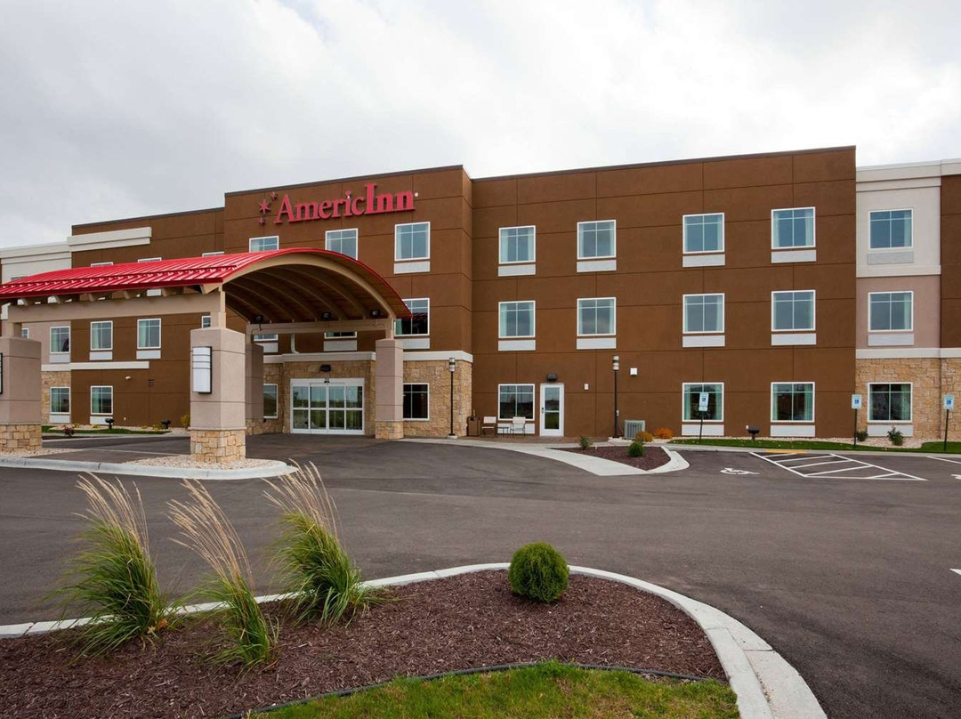 AmericInn Hotel & Suites Waupun主图