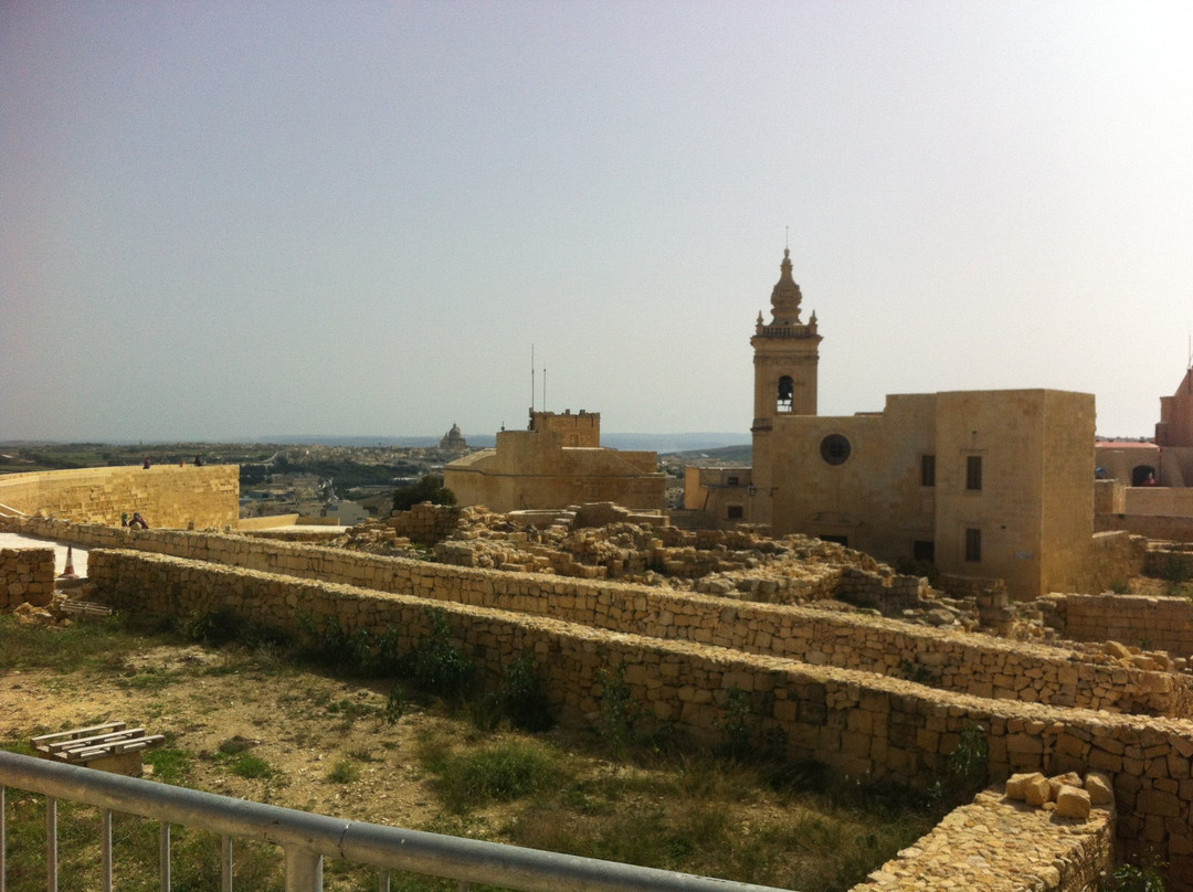 Victoria旅游景点-Gunpowder Magazine, Silos, WWII shelters & Battery