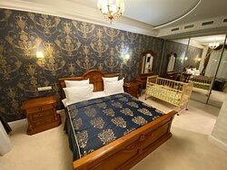 豪华帝国俱乐部主图