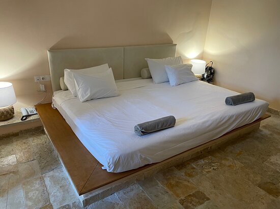 Grecotel Luxme Daphnila Bay主图