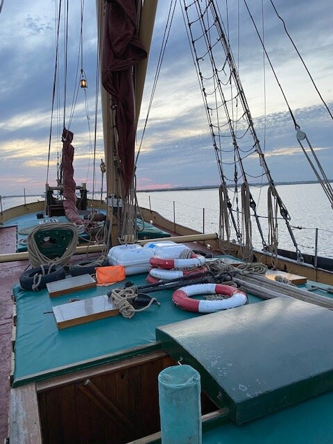Topsail Charters - Day Tours景点图片