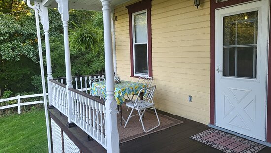 The Gingerbread House B and B主图