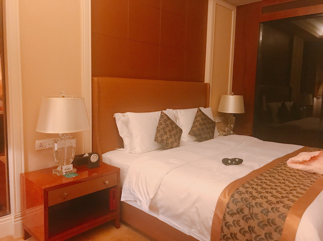 巨华国际大酒店主图