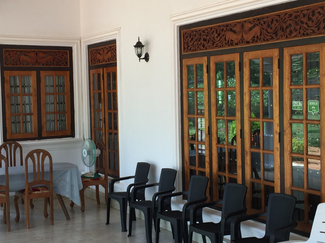 First House Mihintale主图