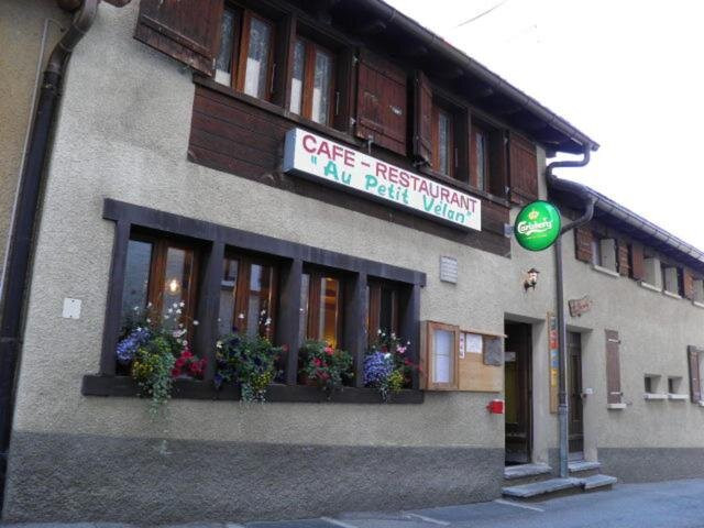 Auberge Au Petit Velan