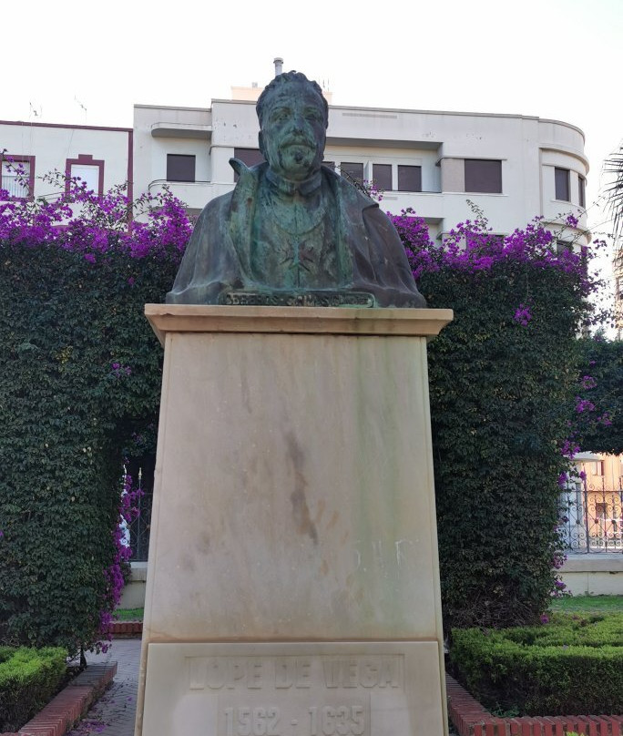 Escultura de Lope de Vega-梅利利亚必去景点