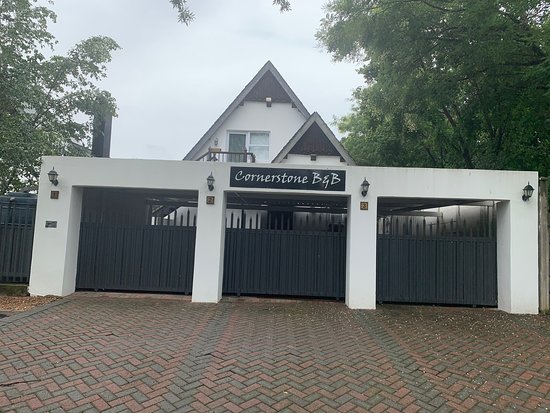 Cornerstone B&B-官方